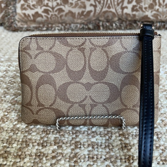 Coach Corner Zip Wristlet In Signature Canvas - Picture 9 of 16